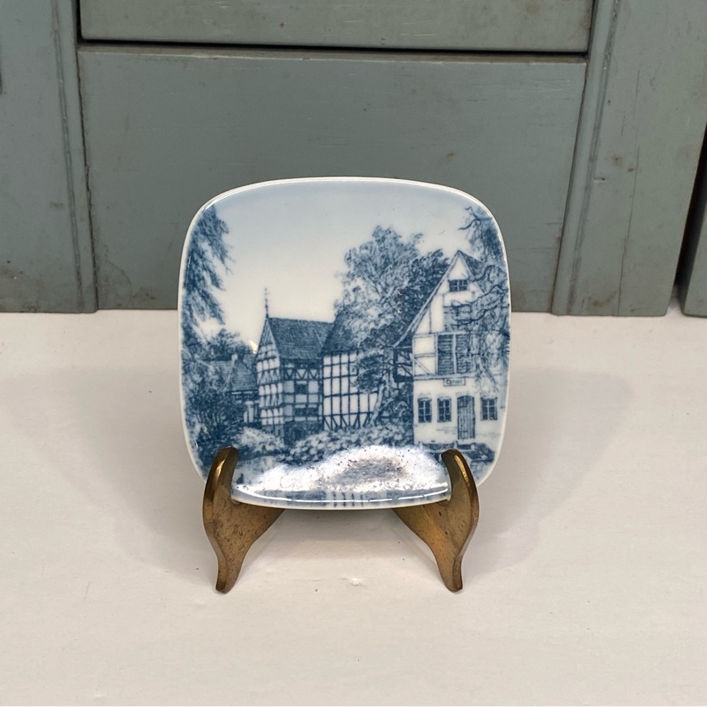 Vintage B&G Copenhagen Den Gamle Arrhus 9701/708 Porcelain Blue White Butter Pat